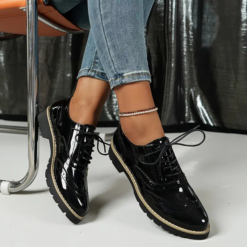 Ninette – Chaussures en cuir brillantes