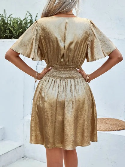 Fayruz – Mini-robe avec décolleté en V et manches flottantes