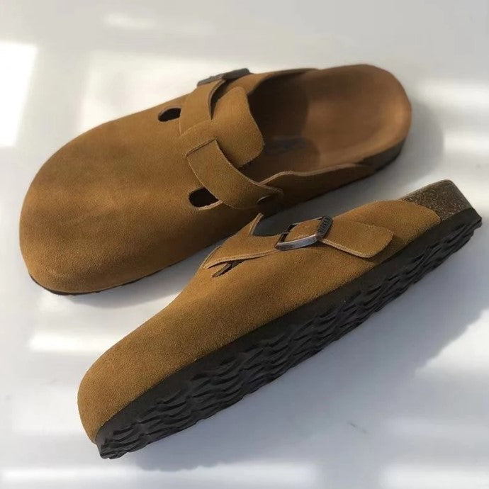 Boston - Sabots en daim avec boucle réglable