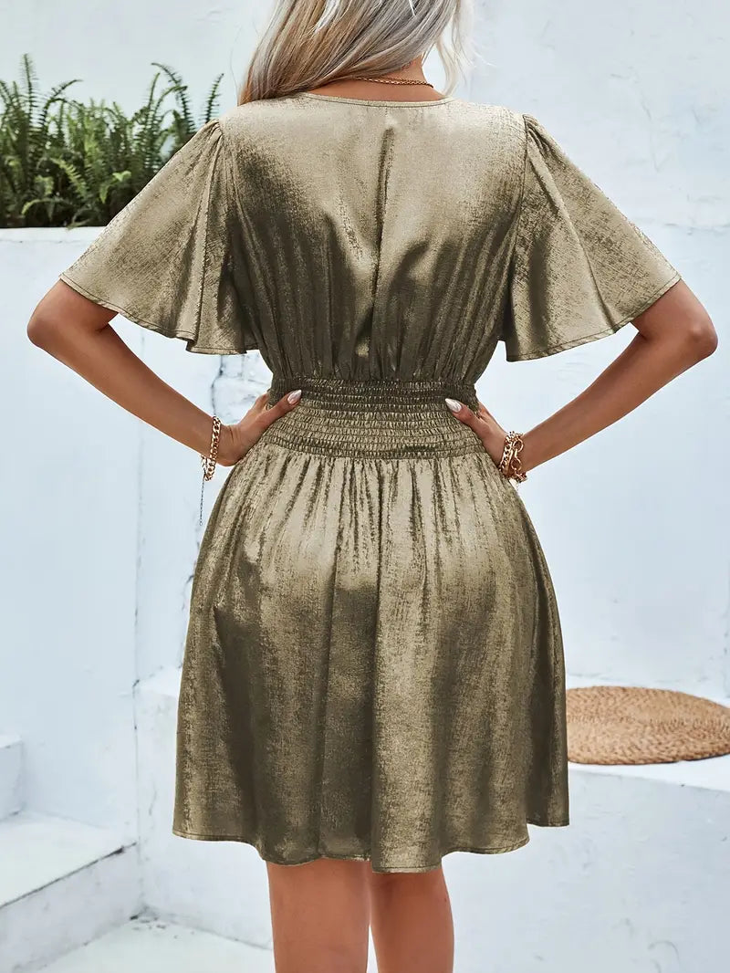 Fayruz – Mini-robe avec décolleté en V et manches flottantes